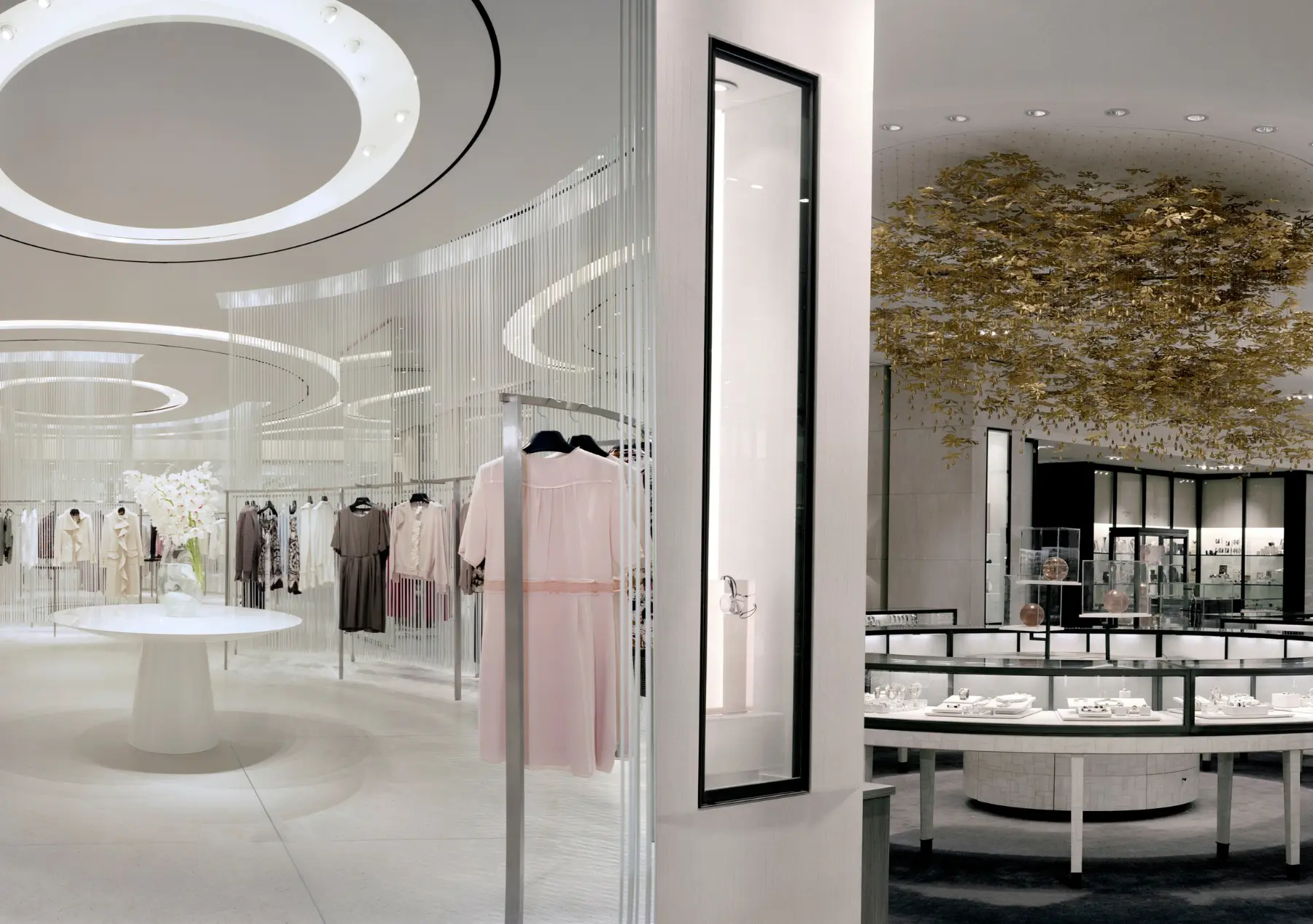 Magasin phare Holt Renfrew (4)
