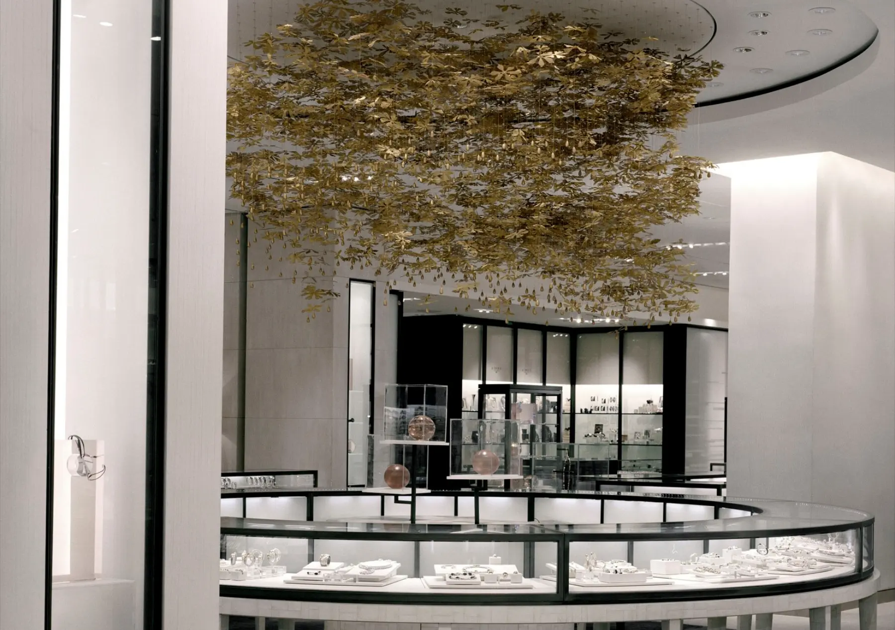 Magasin phare Holt Renfrew (6)